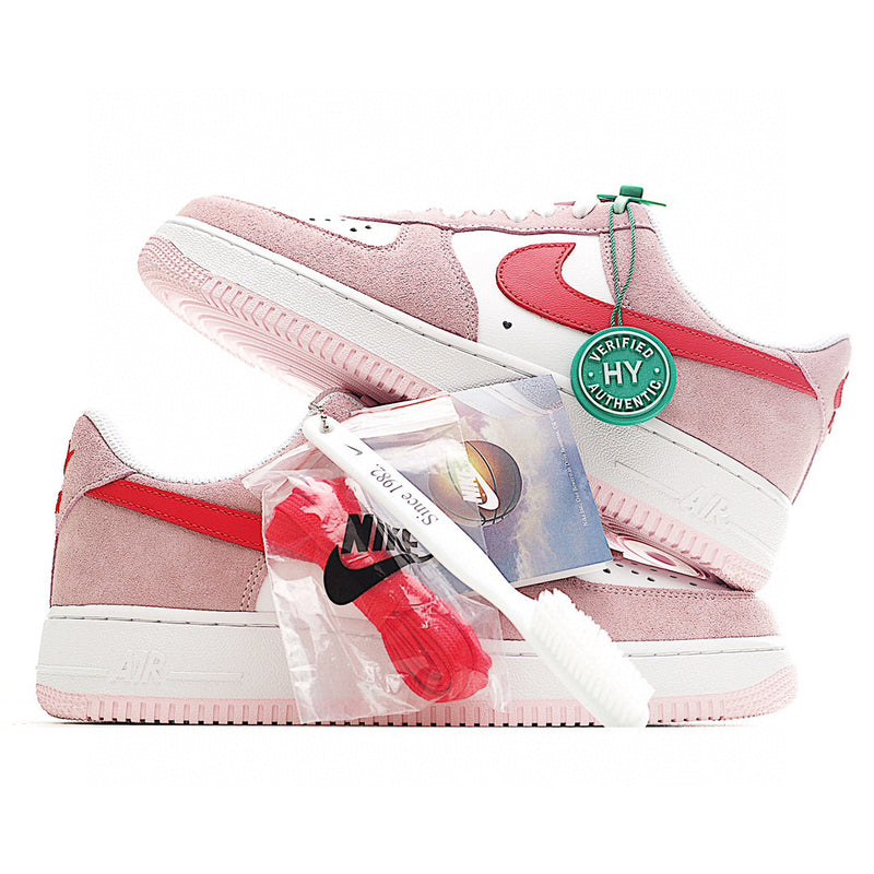 Tênis Air Force 1 Low Valentines Day Pink